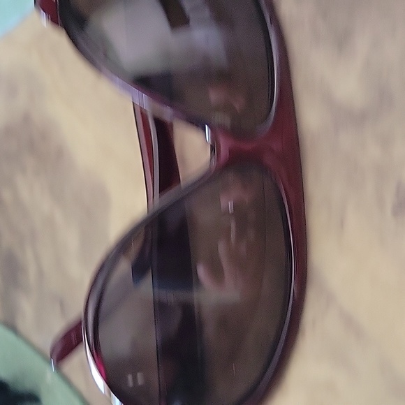 Yves Saint Laurent sunglasses - Picture 2 of 3